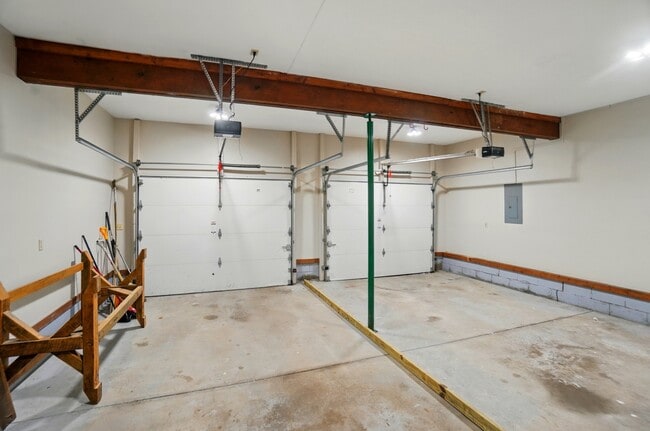 Building Photo - 81 Country Rd