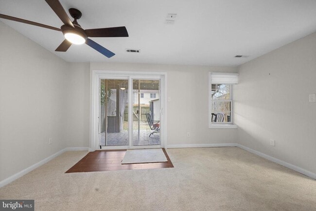 Building Photo - 2921 Lexington Ct