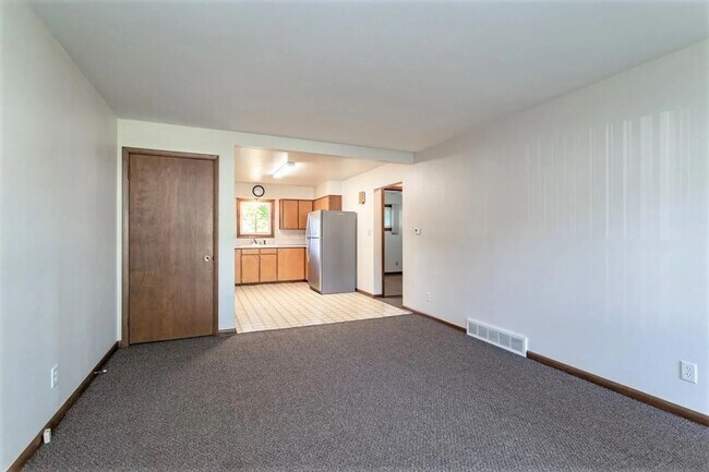 Building Photo - 1403/1405 Daley Avenue