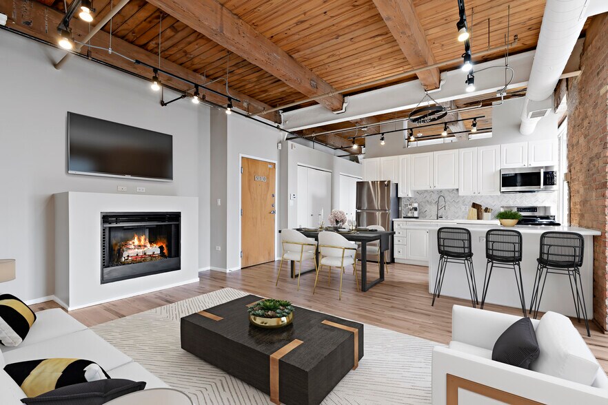 Building Photo - 420 S Clinton St