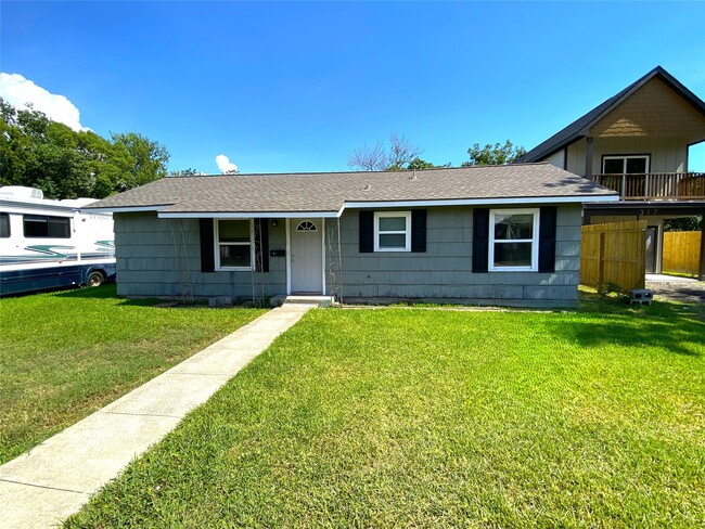 Primary Photo - 315 S 3rd St