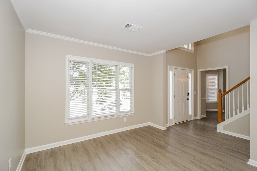 Building Photo - 2969 Kaley Dr NW