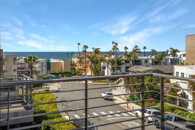 Building Photo - Experience La Jolla Living: Contemporary 3...