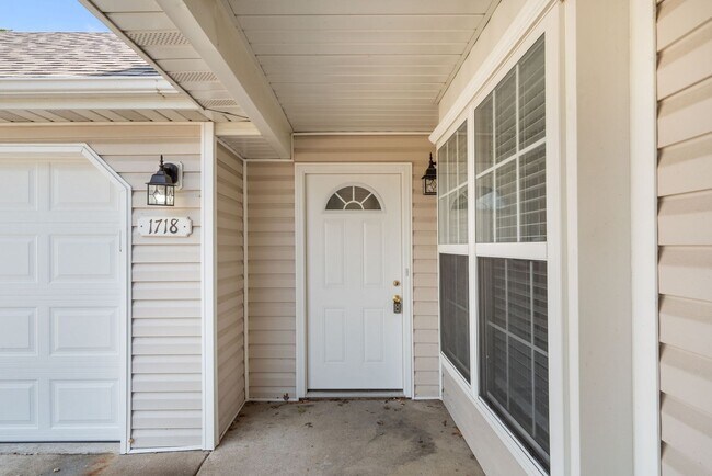 Building Photo - 1716-1718-1718 Juniper Dr