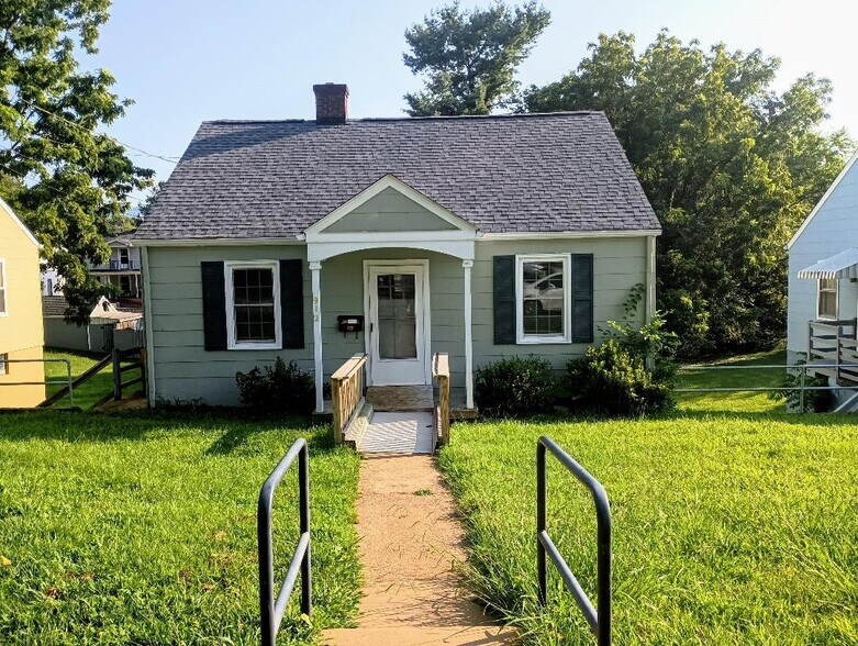 Primary Photo - 912 Bolling Ave