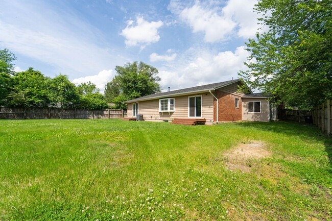 Building Photo - 5 BD 3 BA Oxon Hill, MD home is ideal for ...