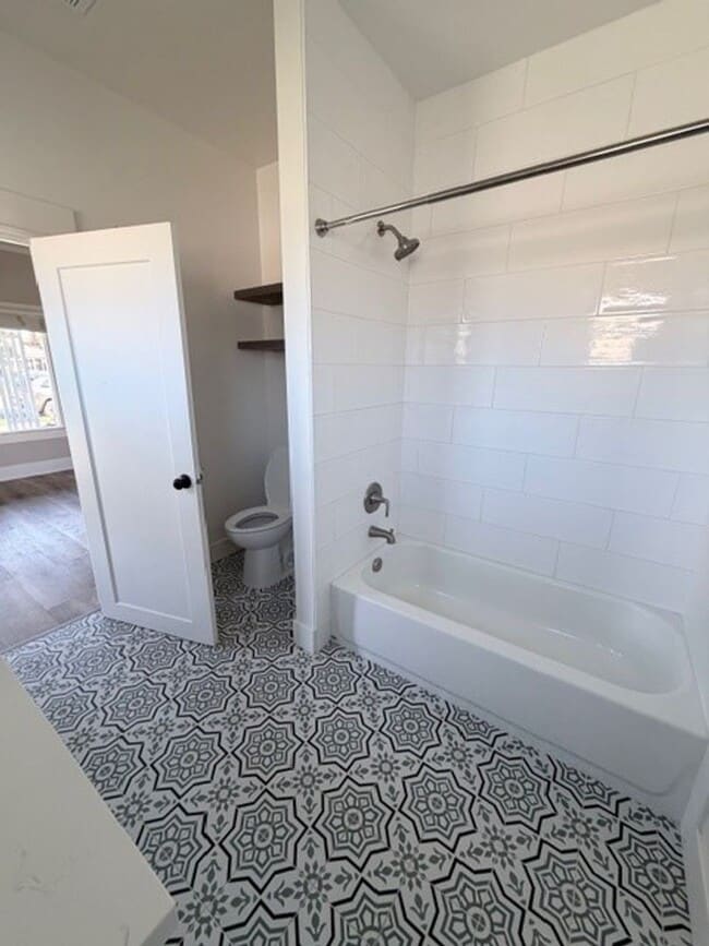 Building Photo - 2121 B St