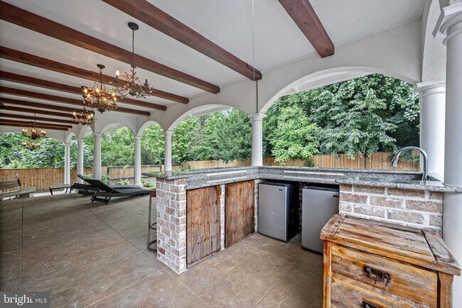 Building Photo - 9715 Singleton Dr