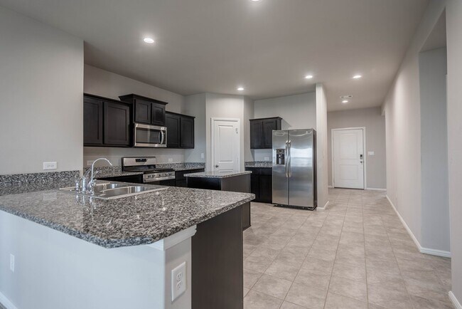 Building Photo - 7616 Silver Crk Ct