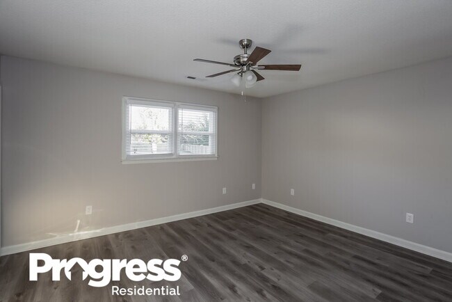 Building Photo - 363 Honeycutt Dr SE