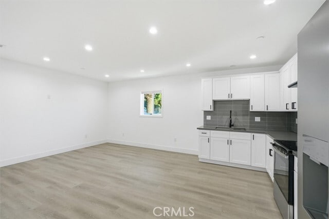 Building Photo - 14014 Hubbard St