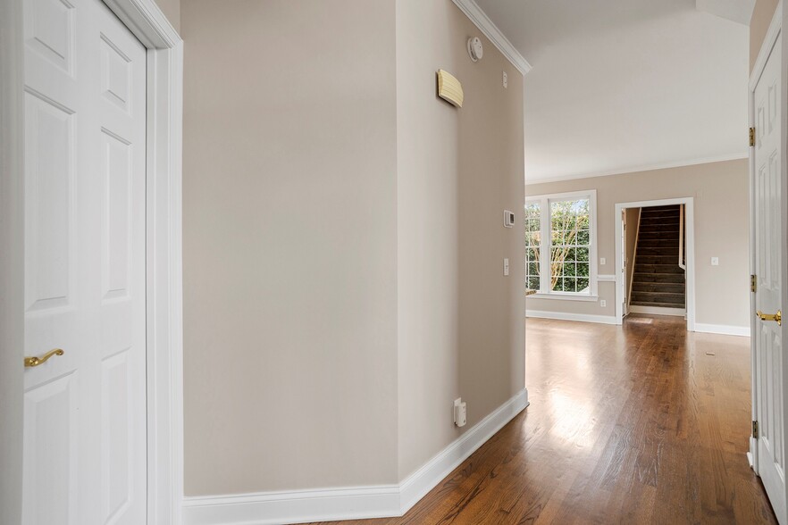 Building Photo - 507 Highgrove Dr