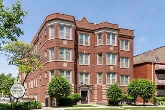 Building Photo - Rehabbed Units in Wonderful Oak Park!