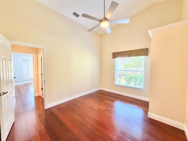 Building Photo - ** BERKSHIRE LAKES ** 3 BED / 2 BATH - SINGLE FAMILY - POOL HOME - GREAT LOCATION! - ANNUAL RENTAL
