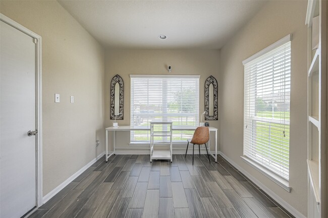 Building Photo - 3030 Currier Ct