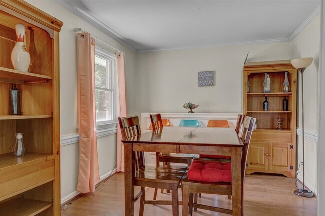 Building Photo - 102A White Oak Dr