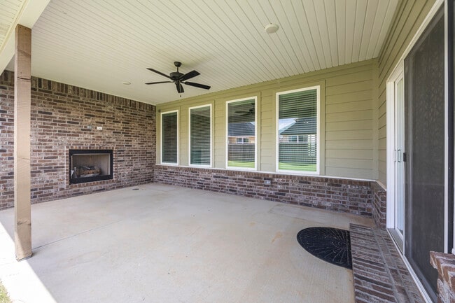 Building Photo - 1241 Silver Maple St