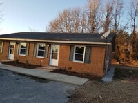 Building Photo - 1701 Snowden Dr SE
