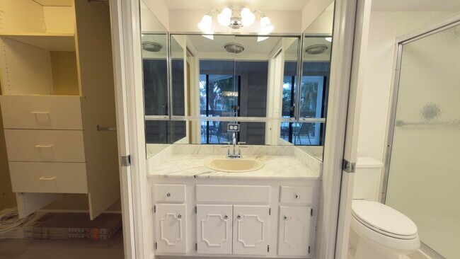 Building Photo - 2000 Presidential Way