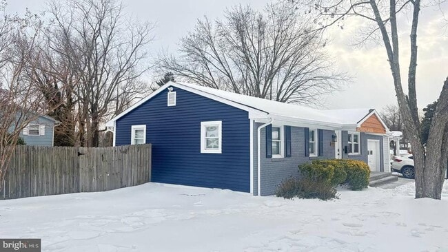 Building Photo - 13223 Hawthorn Ln