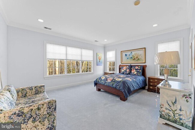 Building Photo - 8541 Old Dominion Dr
