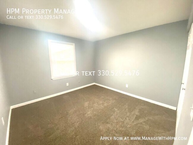 Building Photo - 1021 Pittsburgh Ave NW-