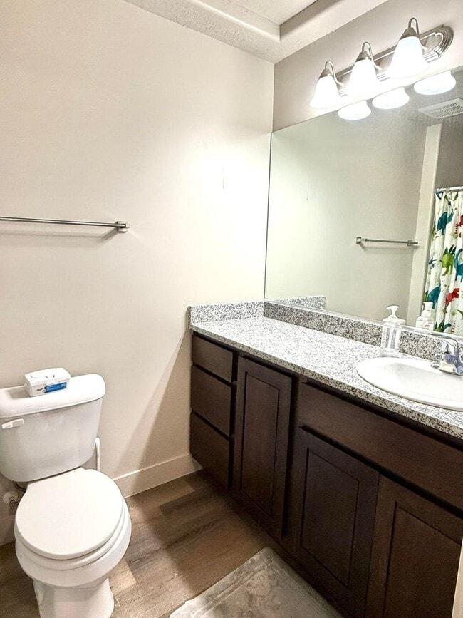 Building Photo - The Residences at Four Fifty!