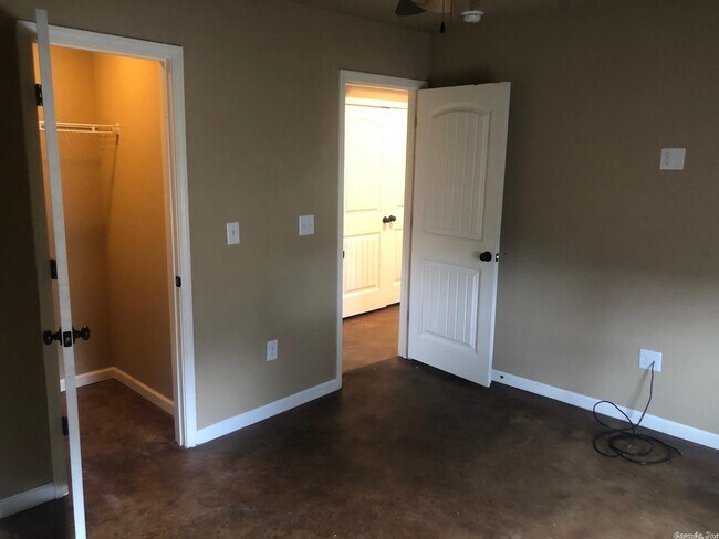 Building Photo - 1716 Arch St