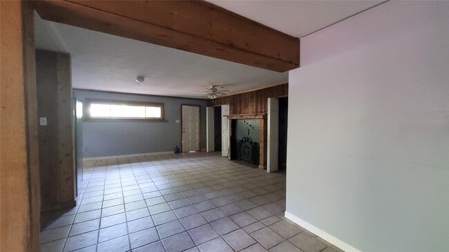 Building Photo - 5934 Beech Dr