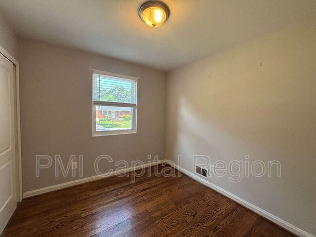 Building Photo - 4706 Red Fox Rd