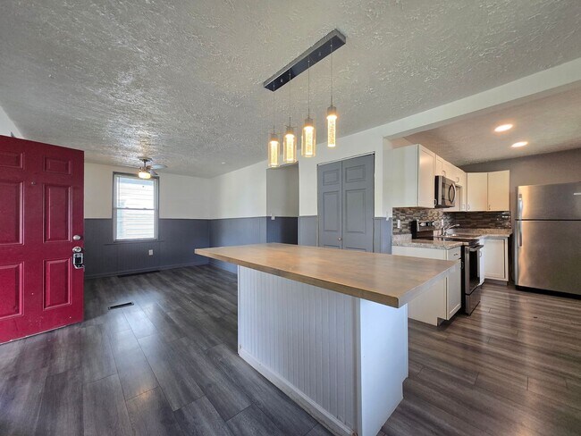Building Photo - 2832 Rushland Dr
