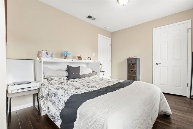 Building Photo - 98 Poplar St