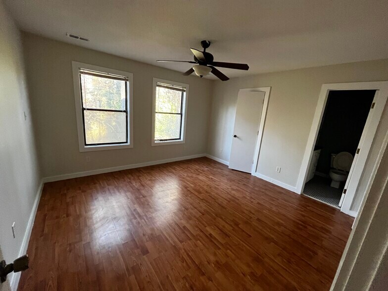 Building Photo - 129 Greengate Court
