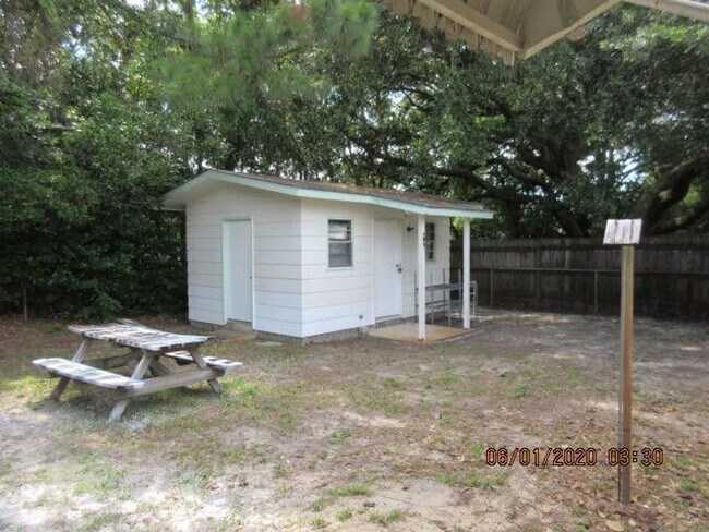 Building Photo - 3 Bedroom in Fort Walton Beach