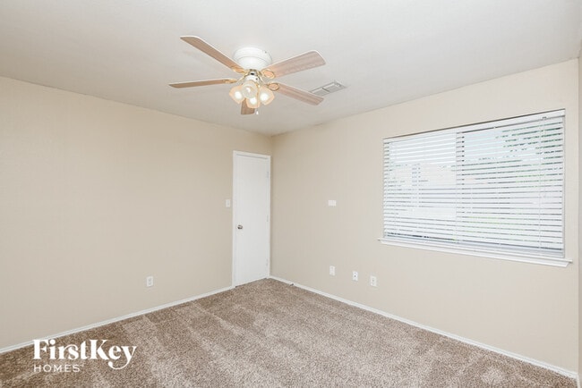Building Photo - 9632 Linton Dr