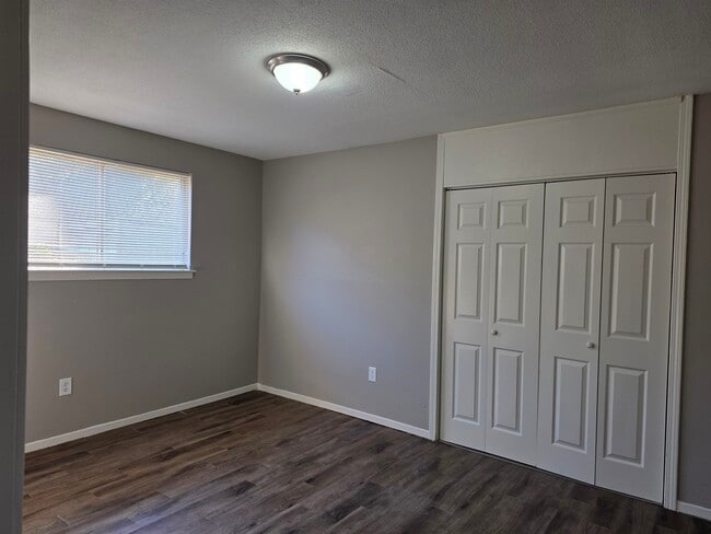 Building Photo - 3443 Rosamond Ave