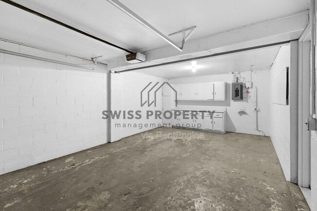 Building Photo - 6406 Dalewood Rd
