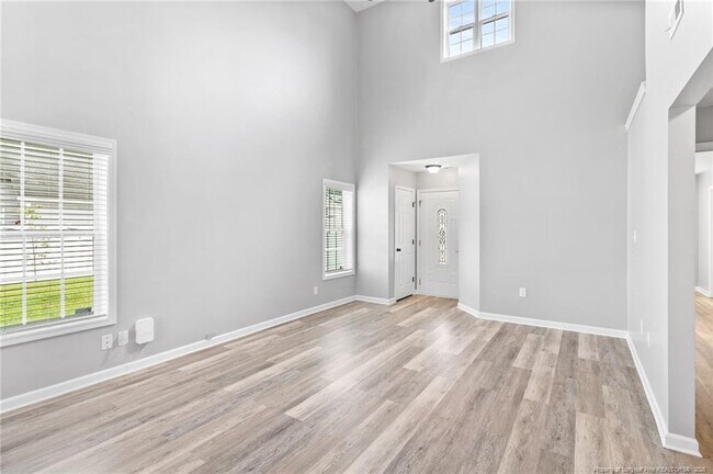 Building Photo - 118 Newport Ct