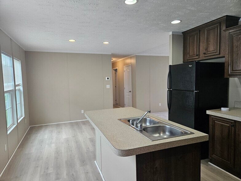 Building Photo - 89 Lynnwood Cir