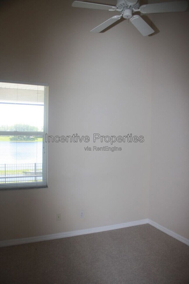 Building Photo - 817 Lakeworth Cir