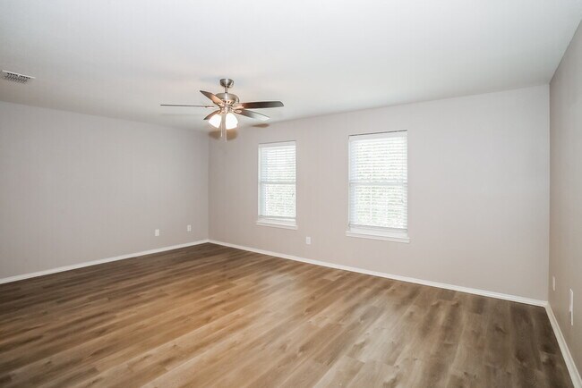 Building Photo - 6509 Longleaf Ln