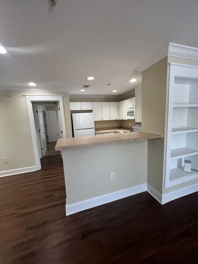 Building Photo - 15-1527 Kisling