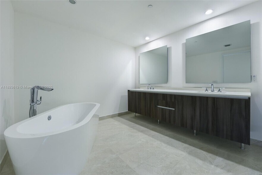 Building Photo - 488 NE 18th St