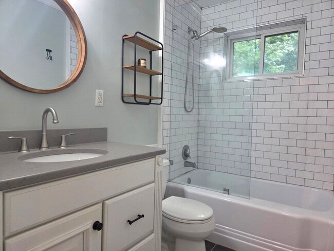 Building Photo - 6126 Netherwood Dr