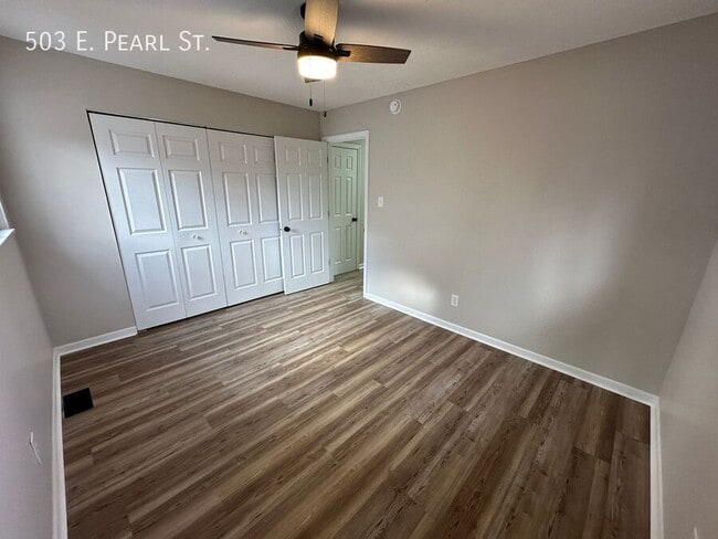 Building Photo - 503 E Pearl St