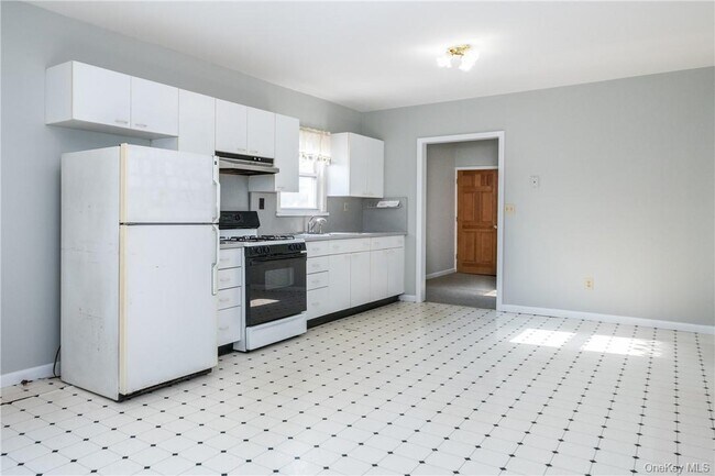 Building Photo - 274 Lockwood Ave