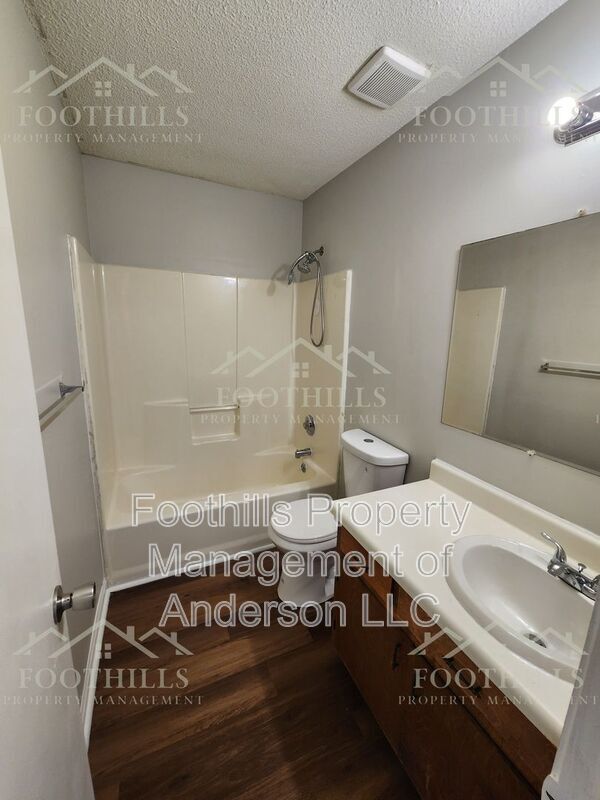 Building Photo - 108 Woodland Dr