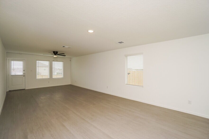 Building Photo - 540 Roquefort St