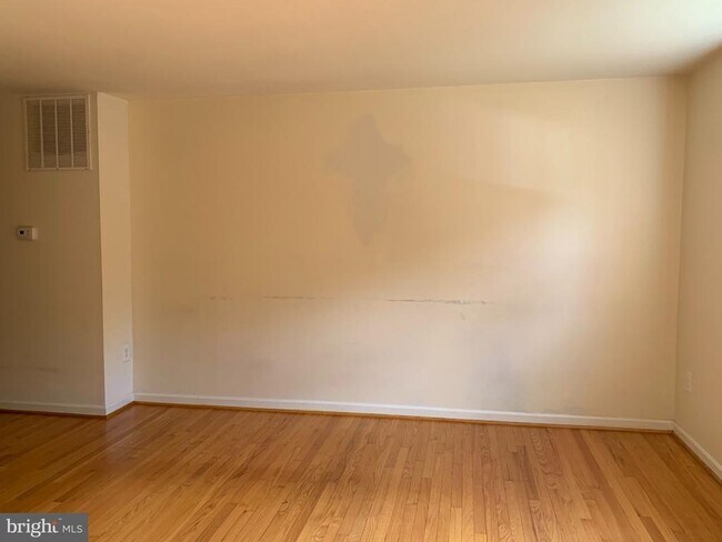 Building Photo - 455 Ridgemore St