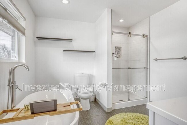 Building Photo - 3004 S Zurich Ct